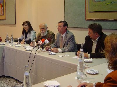 Periodistas internacionales llegan a la ciudad para presenciar la Semana Santa