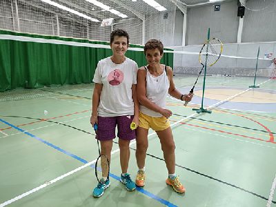 Campeonato de bdminton en el pabelln Juan Zurano