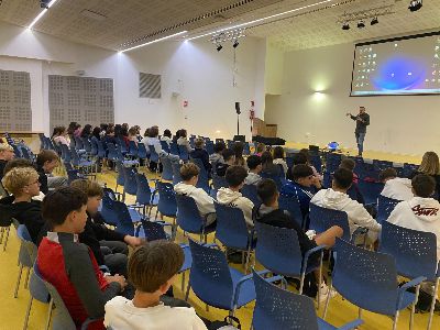 El Ayuntamiento colabora en la Jornada Medioambiental con el IES Francisco Ros Giner dentro del ''Proyecto Erasmus+: Green Schools, Green Citizens''