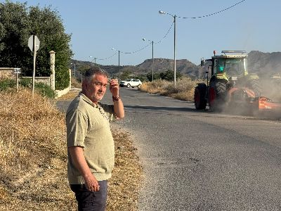  El Ayuntamiento de Lorca pone en marcha un amplio operativo de desbroce para limpiar las principales carreteras y caminos de las pedan�as