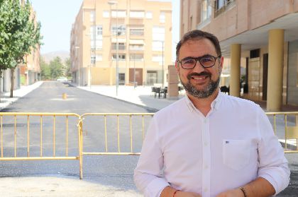 El alcalde de Lorca supervisa el avance de los trabajos de renovacin urbana de la Calle Molins de Rei