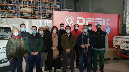 Los alumnos del programa 'Auxiliar de montaje de coches elctricos' hacen prcticas en la empresa DFSK