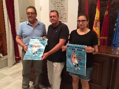 Baloncesto Eliocroca y Concejala de Deportes organizan una Escuela de Verano con el objetivo de dar a los nios y jvenes lorquinos la oportunidad de formarse como jugadores de baloncesto