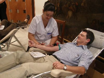 El Alcalde de Lorca realiza una donacin de sangre y anima a los ciudadanos a colaborar con el centro de hemodonacin ?como muestra de la generosidad de los lorquinos?