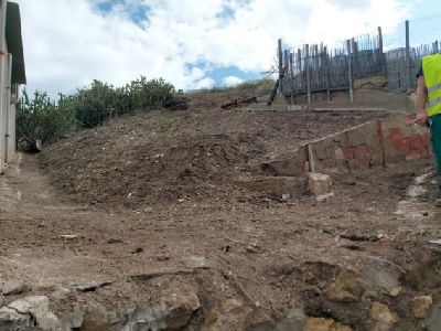 El Ayuntamiento lleva a cabo la limpieza del Cabezo del Tesoro situado en el barrio de San Cristbal 