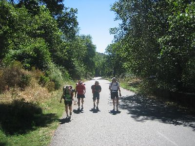 Un grupo de 100 peregrinos realizan a pie la ruta entre Lorca y Caravaca