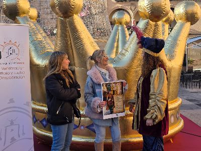 El Ayuntamiento de Lorca lleva el Paje Real a colegios y plazas de las pedan�as