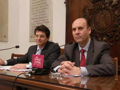 El Ayuntamiento invierte 280.000 euros para ayudar a 3.000 familias lorquinas a comprar los libros de texto a travs del ?Bono Libro? municipal
