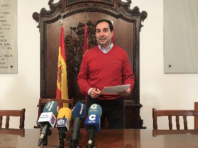 Lorca crece a un ritmo mensual de 100 habitantes alcanzando una poblacin total de 94.591 personas, siendo el 51,4 % hombres y el 48,6 % mujeres