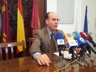 Urbanismo concede licencia para la reconstruccin de 4 viviendas ubicadas en la Calle Horno y para la instalacin de la gra para reedificar las 9 viviendas del edificio Vendimia