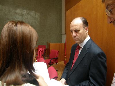 La Universidad de Murcia abre en Lorca una sede permanente del servicio de Extensin Universitaria, gracias al acuerdo suscrito con el Ayuntamiento de Lorca