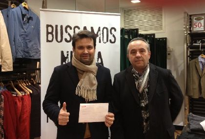 La camisa solidaria #tequierolorca recauda otros 723 euros para la Mesa Solidaria