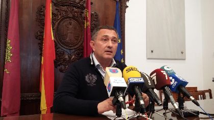 El Ayuntamiento inicia la mejora del camino Piuelas, incluyendo el encauzamiento del cruce con la rambla de Biznaga y la renovacin de la red de suministro de agua