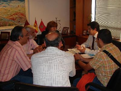 Jdar coincide con UGT en la necesidad de construir guarderas y en el apoyo a los trabajadores del curtido, la agricultura y la ganadera