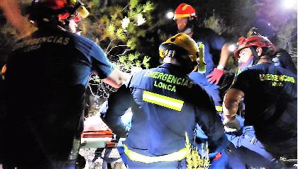 El Servicio Municipal de Emergencias de Lorca rescata a un senderista tras sufrir una cada grave en El Cejo