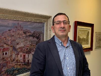 La concejala de Urbanismo de Lorca autoriza la instalacin de tres nuevos equipos de carga para vehculos elctricos
