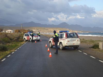 Polica Local de Lorca y Guardia Civil  colaboran en la detencin de una persona que ocultaba en el terreno de su domicilio un kilo de droga