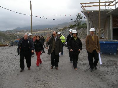 Un nuevo colegio, 3 ampliados, un nuevo parvulario, ms conserjes y una nueva unidad de mantenimiento, ejemplos de las inversiones educativas en nuestra ciudad.