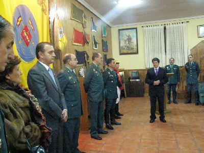 La Hermandad de Labradores-Paso Azul hace entrega del titulo de Mayordomo  de Honor al Escuadrn de Caballera de la Guardia Civil