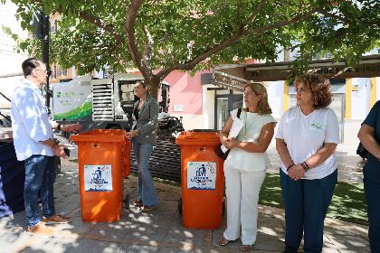 El dispositivo de limpieza municipal se intensificar� durante la Feria de Lorca con 145 efectivos y 40 nuevas grandes papeleras en el casco hist�rico y Huerto de la Rueda