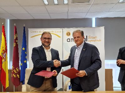 El Ayuntamiento y AMUSAL firman un convenio para fomentar la creacin de empresa de economa social