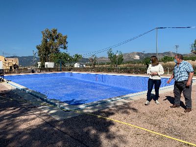 La Concejala de Deportes mejora las piscinas municipales de Zarcilla de Ramos y La Parroquia
