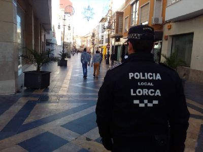 Detenido por Polica Local por agredir con un botella de vidrio a un compaero de trabajo