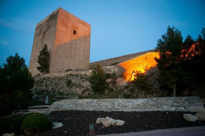 El Castillo de Lorca se convierte este verano en el gran escenario de las noches con visitas guiadas, gastronom�a, m�sica y experiencias astron�micas