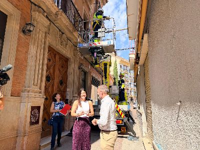 El Ayuntamiento ejecuta una nueva actuaci�n de revisi�n de fachadas en el casco antiguo previa a la celebraci�n de la Feria de septiembre