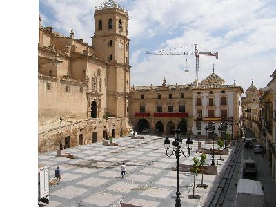 El Alcalde de Lorca y el Consejero de Obras Pblicas inauguran la histrica remodelacin de la Plaza de Espaa, que realza su monumentalidad y la recupera para el peatn