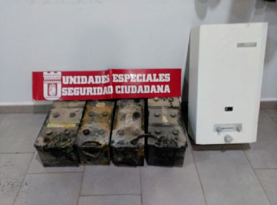 La Polica Local detiene una persona por un presunto delito de robo con fuerza al sustraer de un almacn cuatro bateras de dos camiones y un calentador