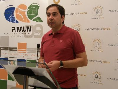 El Ayuntamiento de Lorca exige la retirada en diez das de la publicidad instalada ilegalmente en el mobiliario urbano, o la ejecutar subsidiariamente