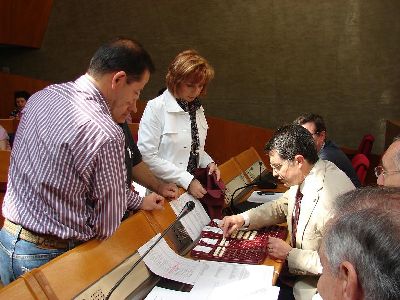 El Pleno del Ayuntamiento de Lorca designa a 945 ciudadanos como presidentes, vocales y sustitutos de las 106 mesas electorales para el 7 de junio