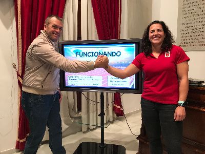 La Concejala de Deportes pone en marcha el programa ''Funcionando'', impartido por la atleta rsula Ruiz, con el objetivo de ayudar a los lorquinos a mejorar su forma fsica