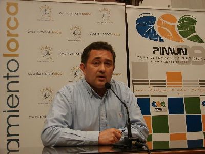 El Ayuntamiento gestiona con varias empresas la retirada de la ?manta trmica? con el objetivo de abaratar y agilizar su recogida en la medida de lo posible
