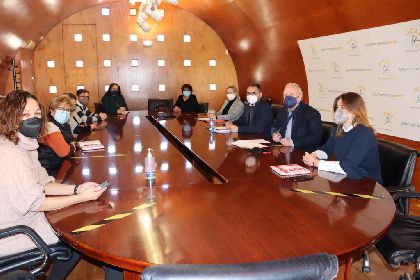 El alcalde se rene con el secretario regional de UGT para tratar temas como la mejora del empleo o la reformalaboral