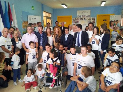 El Alcalde agradece a la Fundacin Lyoness la donacin realizada para mejorar el colegio Pilar Soubrier que beneficiar a los 140 alumnos del centro