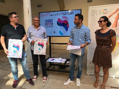 La Escuela de Artes Plsticas y Escnicas ofrece de octubre a junio 10 cursos de pintura, dibujo, escultura, artes digitales e interpretacin teatral 