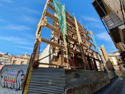 El Ayuntamiento informa de los trabajos de reposicin de los apeos de la fachada del Palacio de Justicia