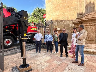 El alcalde de Lorca supervisa la ltima actuacin de mantenimiento de la fachada de la antigua Colegiata de San Patricio