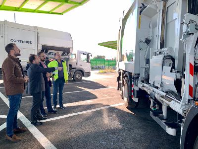 La empresa municipal de limpieza Limusa adquiere tres nuevos recolectores que reducirn emisiones y ruido durante el proceso de recogida de residuos