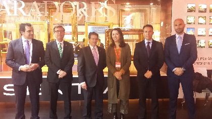 Ayuntamiento y Paradores firman un acuerdo para difundir los atractivos del municipio entre los miembros de la red de Paradores