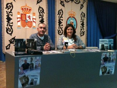 El Centro Cultural de la Ciudad acoge este jueves la presentacin de ''Smbolos del Pasado'', la ltima novela del escritor murciano Paco Rabadn