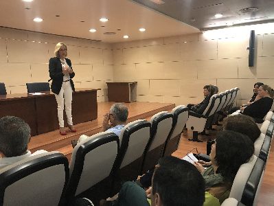 La Concejala de Desarrollo Local pondr en marcha en breve nuevos programas de formacin y empleo de los que se beneficiarn 99 desempleados 