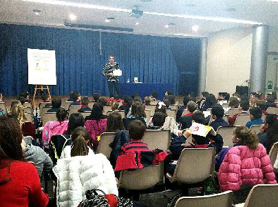 450 escolares lorquinos tendrn la oportunidad de conocer los libros del escritor Rafael Estrada gracias a los ''Encuentros con Autor'' de la Red de Bibliotecas Municipales