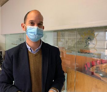 El Ayuntamiento pide a la Consejera de Salud que equipe los consultorios mdicos para preparar la campaa de vacunacin a las pedanas