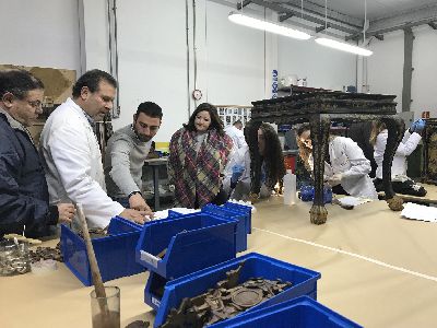 El Ayuntamiento pone en marcha un curso de restauracin para avanzar en la recuperacin del mobiliario del Palacio de Guevara y la histrica farmacia lorquina de Sala Just