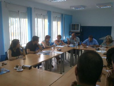 Ayuntamiento, CARM, vecinos y colectivos avanzan en la confeccin de un proyecto de trabajo comn para recuperar la sierra del Almirez del incendio que sufri este verano