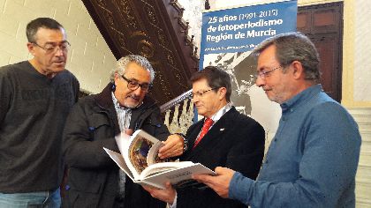 El Huerto Ruano acoger hasta el 5 de enero la exposicin ''25 aos de fotoperiodismo en la Regin de Murcia (1991-2015)'' de la Asociacin de Informadores Grficos de Prensa Regional