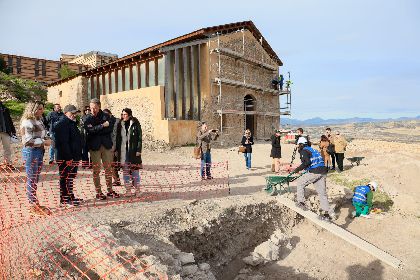 Avanzan a buen ritmo las obras de rehabilitaci�n y puesta en valor de la Ermita de San Clemente que dinamizar� el  itinerario musealizado del entorno de la Fortaleza del Sol  
